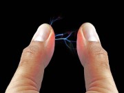 Công nghệ thông tin - Vì sao bạn bị điện giật khi chạm vào đồ vật mùa đông?