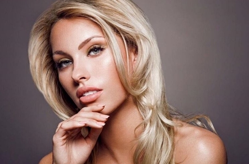 Đánh bại 10 ngàn mỹ nhân, người đẹp tóc vàng được tạp chí đàn ông “sủng ái” - 14