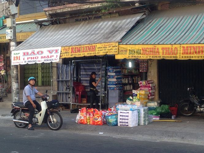 Chợ bán tấp nập ngày mùng 4, người mua vẫn ‘nghỉ Tết’ - 13