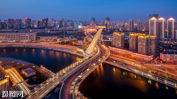 Thành phố ven biển lớn nhất TQ nổi tiếng vì kiến trúc hoa mỹ - 7