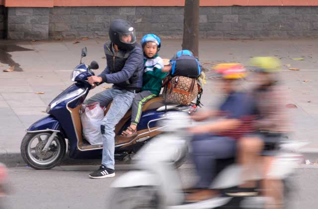 Mọi ngả đường về cửa ngõ HN đều ùn ứ ngày cuối dịp nghỉ Tết - 4