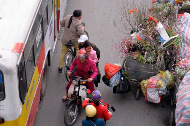 Mọi ngả đường về cửa ngõ HN đều ùn ứ ngày cuối dịp nghỉ Tết - 5