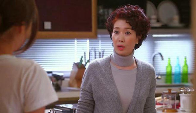 Mẹ bạn trai khinh ra mặt khi thấy bao lì xì 50 nghìn đồng - 1