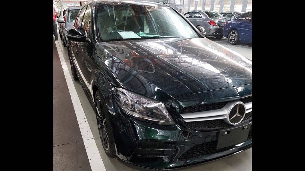 Lộ diện Mercedes-AMG C43 sedan 2019 trước ngày ra mắt - 1