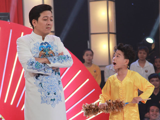 TV Show - Trường Giang bị thí sinh nhí “tét mông” trên sóng truyền hình