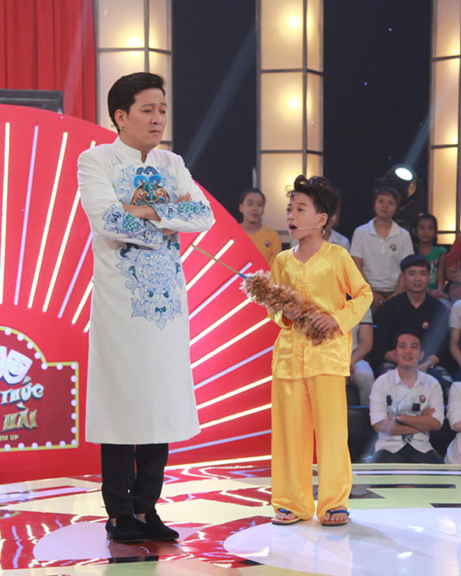 Trường Giang bị thí sinh nhí “tét mông” trên sóng truyền hình - 1