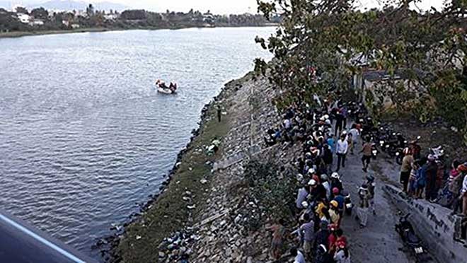 Bị la rầy vì ăn nhậu, nam thanh niên nhảy cầu mất tích - 1