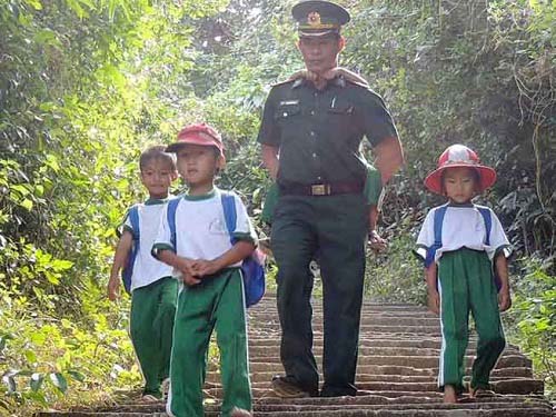 Người thầy quân hàm xanh ở Hòn Chuối - 2