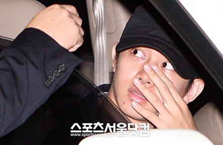 13 câu chuyện về fan cuồng khiến thần tượng Kpop sợ hãi suốt đời - 4