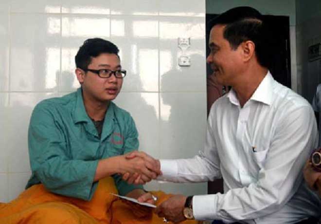 Nóng 24h qua: Trúng Vietlott nhờ "lộc" từ người thân đã mất - 3