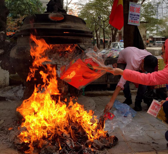 Giáo hội Phật giáo Việt Nam đề nghị bỏ tục đốt vàng mã - 1