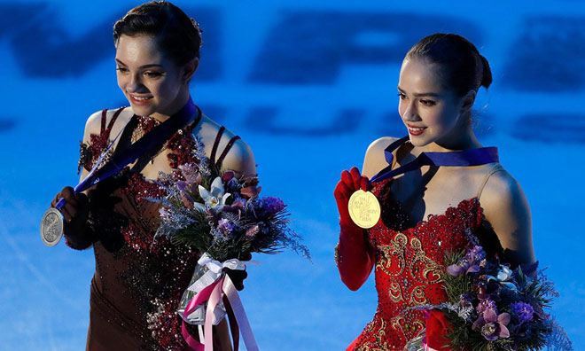 Nữ thần 15 tuổi Olympic mùa đông: &#34;Đè&#34; mỹ nhân, cứu cả &#34;đoàn Nga&#34; - 1
