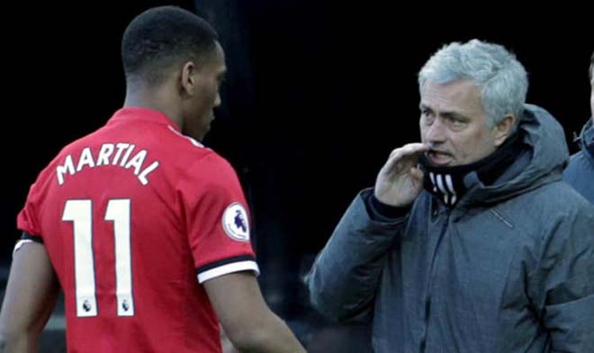 “Thánh gánh team” MU: Martial xuất sắc nhất vẫn bị vứt xó vì Sanchez - 3