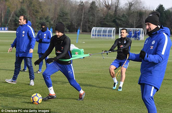 Đấu MU: Chelsea luyện “kéo xe”, Conte lộ bài với Mourinho - 3