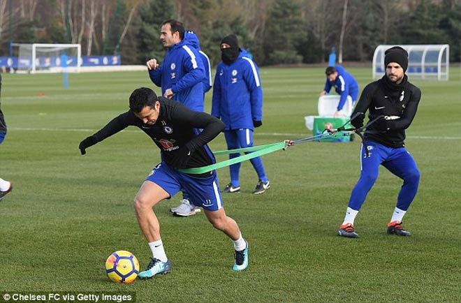 Đấu MU: Chelsea luyện “kéo xe”, Conte lộ bài với Mourinho - 4