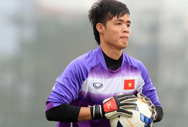 Tuấn Hưng, Việt Anh đá bóng ủng hộ thủ môn U23 có mẹ ung thư - 1