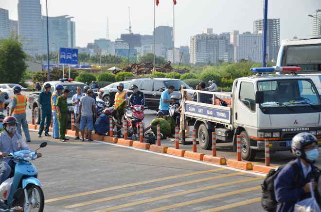 Thanh niên tử vong ở hầm Thủ Thiêm, giao thông ùn ứ nhiều giờ - 1