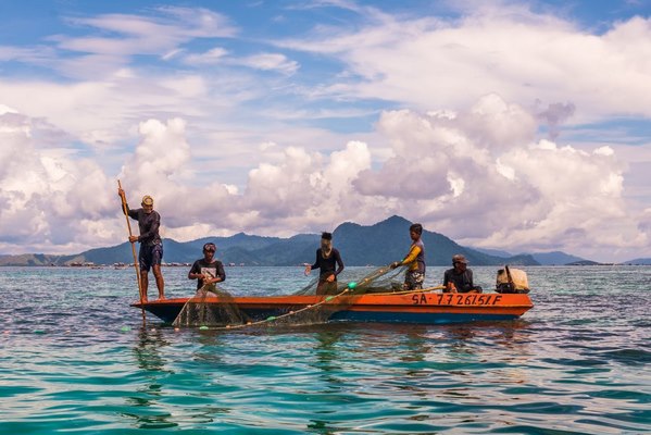 Bộ lạc Malaysia cả đời chỉ sống trên biển - 6