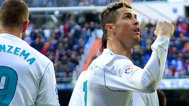 Vua Ronaldo 300 bàn, nhường đá penalty: Thông điệp ngầm về nhóm “BBC” - 1