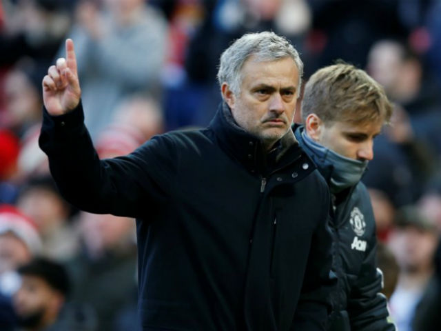 MU hạ đẹp Chelsea: Mourinho xem nhẹ Conte, hừng hực thách đấu Liverpool