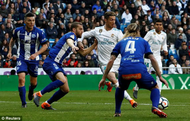 Tiêu điểm vòng 25 La Liga: Ronaldo chơi đẹp, Messi khắc tên vào lịch sử - 1