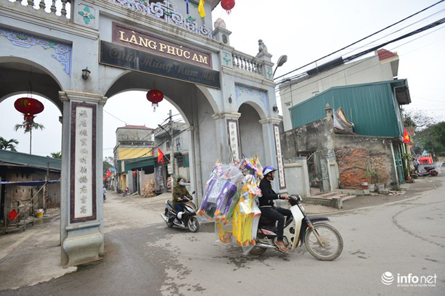 Làng Phúc Am (Duyên Thái, Thường Tín, Hà Nội) là một trong những làng nghề làm đồ vàng mã lớn nhất tại Hà Nội, nhiều người vẫn gọi đùa là làng "âm phủ'.
