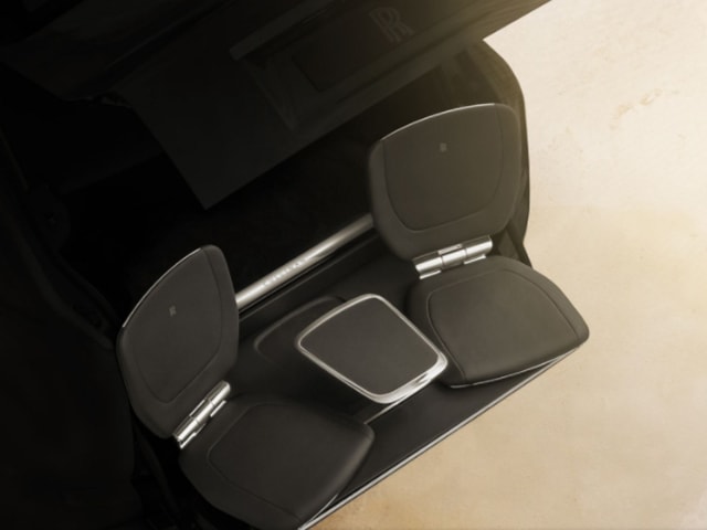 Tư vấn - Siêu SUV Rolls-Royce Cullinan có thêm 2 ghế sau khoang hành lý
