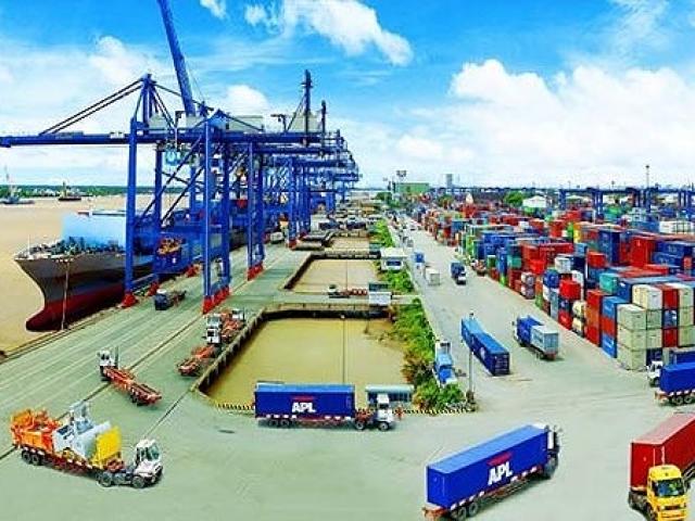 Thị trường - Tiêu dùng - Mải Tết, kim ngạch XNK hàng hóa đầu tháng 2 giảm 21,3%