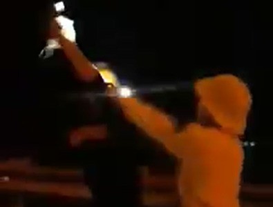 CSGT Quảng Nam &#34;vung tay&#34;, rọi đèn pin vào mặt người quay phim làm báo cáo - 1