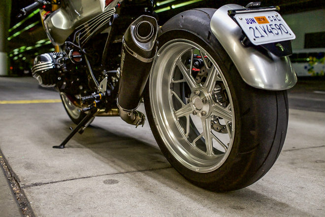 BMW R nineT bọc sợi thủy tinh, nhìn là mê ngay - 15