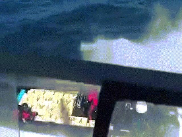 TBN: Trực thăng, tàu cao tốc truy đuổi tàu buôn lậu nghẹt thở như phim