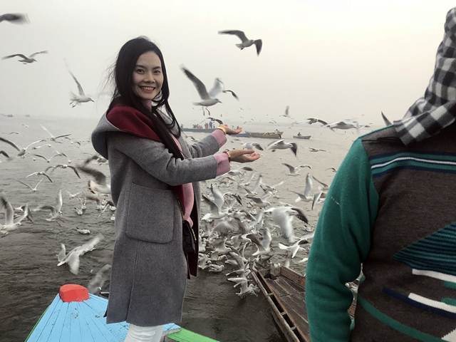 Ca nhạc - MTV - Lương Nguyệt Anh khóc khi được tụng kinh trên đất Phật Ấn Độ