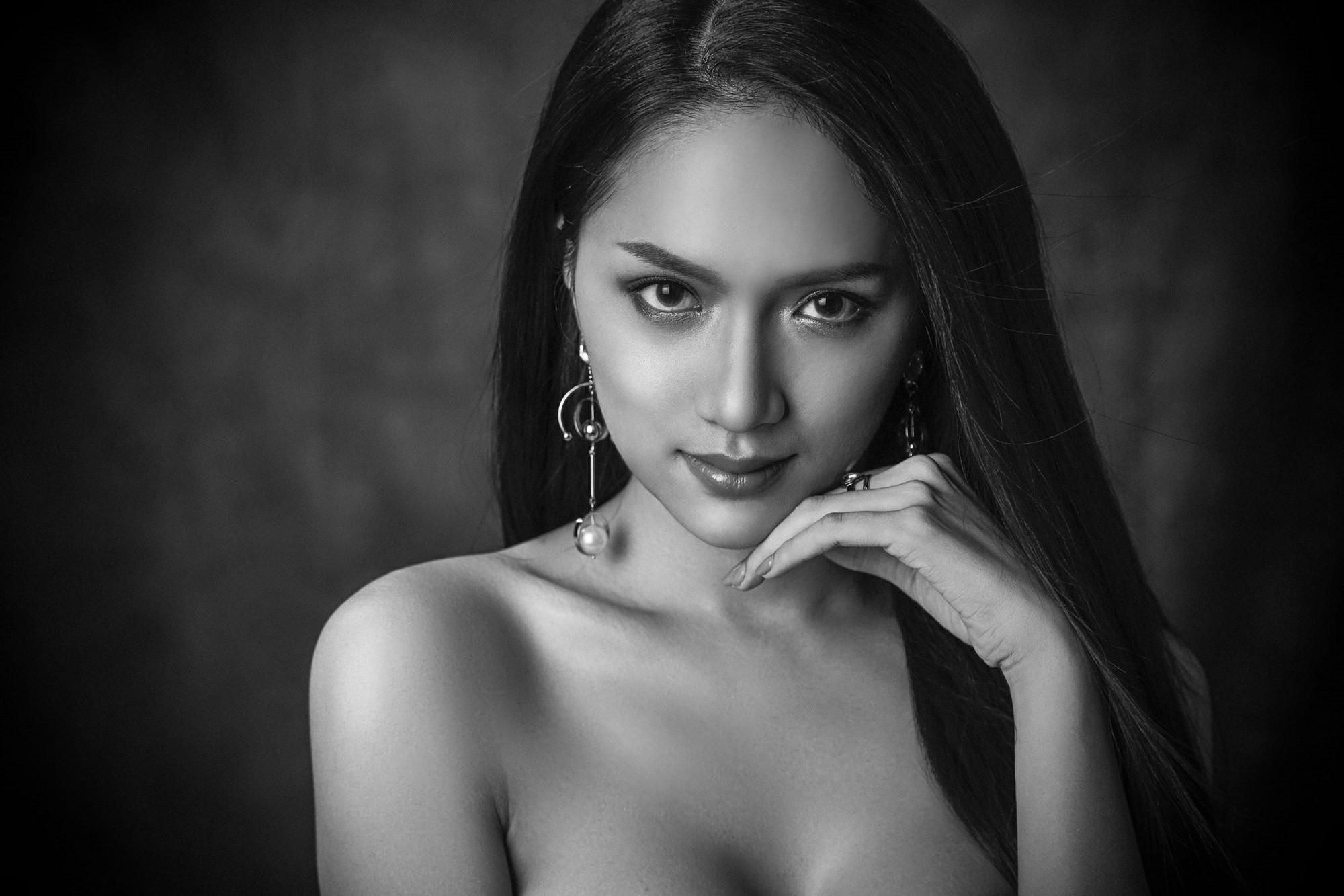 Hành động khôn ngoan của Hương Giang Idol tại Hoa hậu Chuyển giới Quốc tế - 1