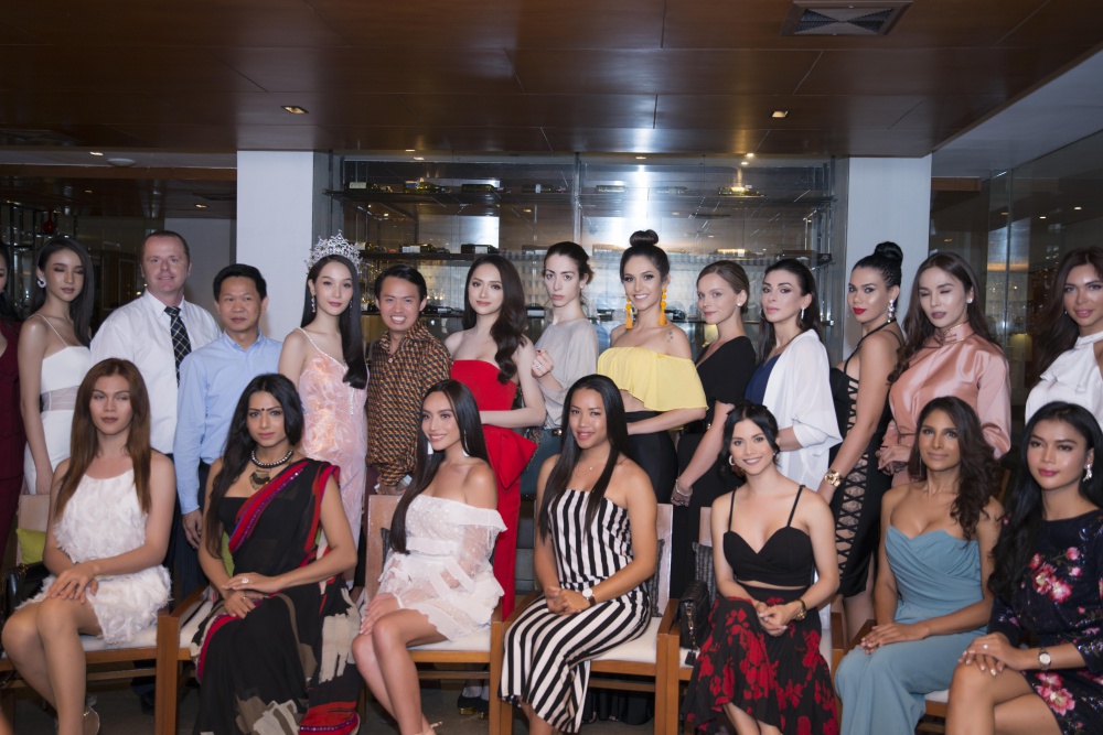 Hành động khôn ngoan của Hương Giang Idol tại Hoa hậu Chuyển giới Quốc tế - 4