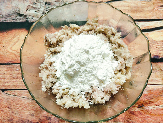 Nhấm nháp quà chiều với bánh khoai môn dẻo bọc dừa thơm thơm cực dễ làm - 6