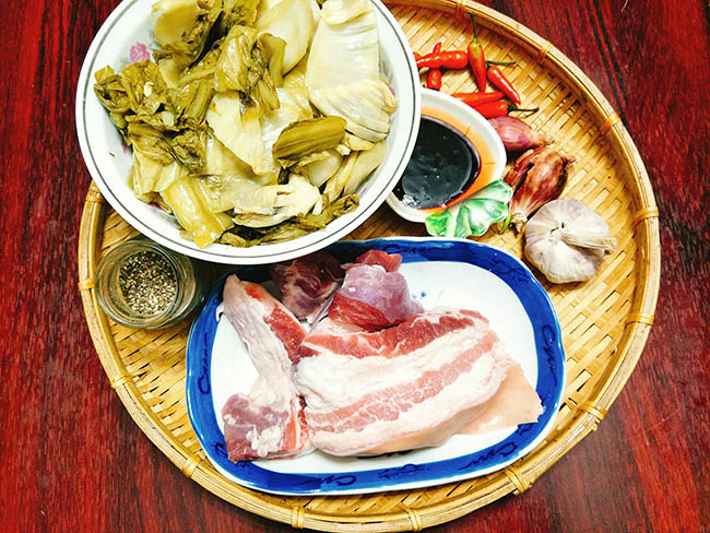 Đậm đà thịt ba chỉ kho dưa khiến cả nhà vét sạch nồi cơm - 2