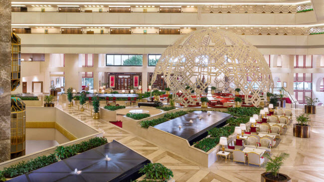Khách sạn: Các khách sạn tại thành phố Doha đều phục vụ gồm bữa trưa và bữa sáng và Sheraton Grand Doha là điểm đến hấp dẫn nhất.
