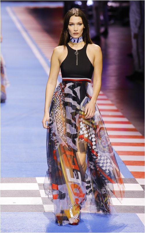 Eo kiến càng của hotgirl Hollywood "hâm nóng" sàn diễn - 14