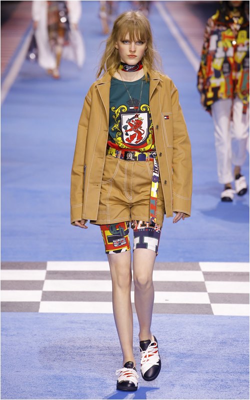 Eo kiến càng của hotgirl Hollywood "hâm nóng" sàn diễn - 12