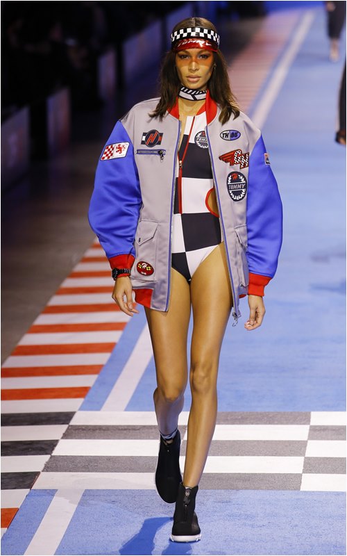 Eo kiến càng của hotgirl Hollywood "hâm nóng" sàn diễn - 5