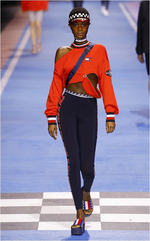 Eo kiến càng của hotgirl Hollywood "hâm nóng" sàn diễn - 8