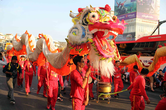 Tiên nữ đi cà kheo, thầy trò Đường Tăng "xuất hiện" ở Chợ Lớn - 8