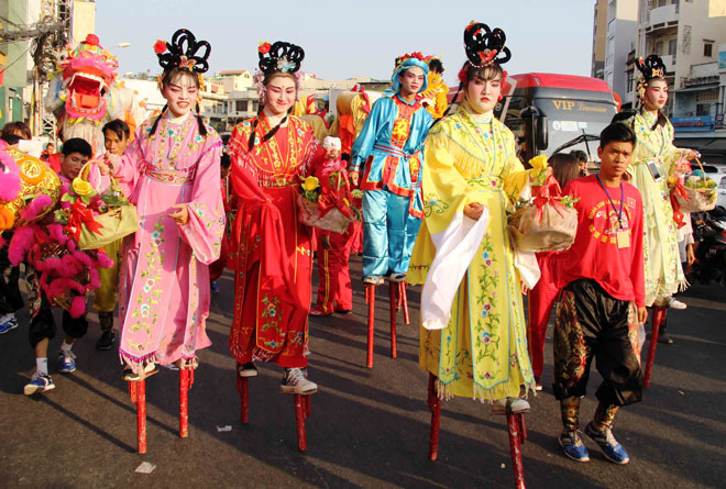 Tiên nữ đi cà kheo, thầy trò Đường Tăng "xuất hiện" ở Chợ Lớn - 5