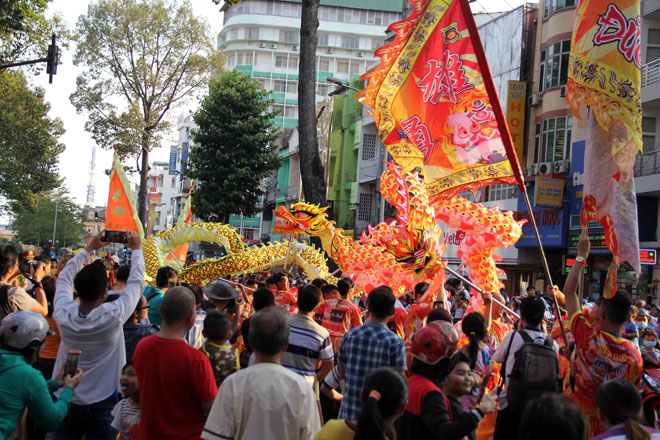 Tiên nữ đi cà kheo, thầy trò Đường Tăng "xuất hiện" ở Chợ Lớn - 16