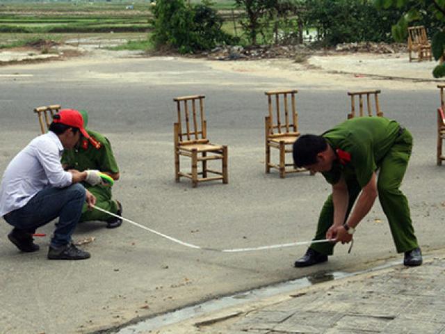 Rút dao trong ô tô đâm chết người vì để xe chắn lối đi