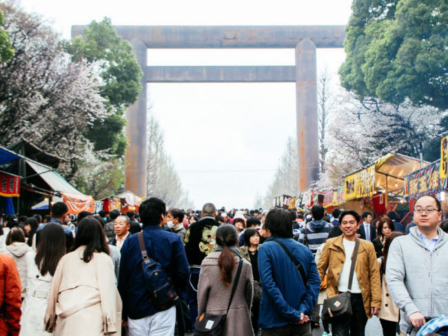 Tokyo, Nhật Bản: Ngoài ẩm thực truyền thống Nhật Bản, các nhà hàng ở thành phố Tokyo cũng phục các món ăn đặc trưng từ 58 quốc gia khác trên thế giới.