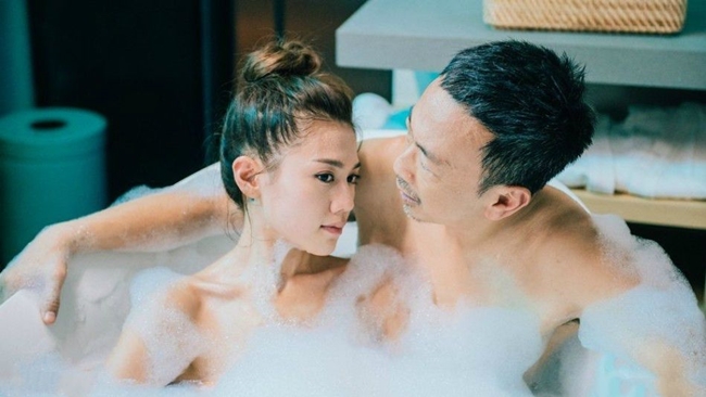 Châu Tú Na diễn cảnh tắm nóng bỏng cùng bạn diễn trong phim "The Yuppie Fantasia 3".