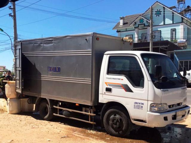 Tin tức trong ngày - Một người chết, một người nguy kịch trong xe tải đóng kín cửa