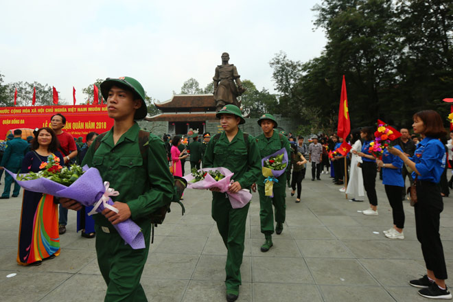 HN: Gần 1.200 thanh niên viết đơn tình nguyện nhập ngũ - 1