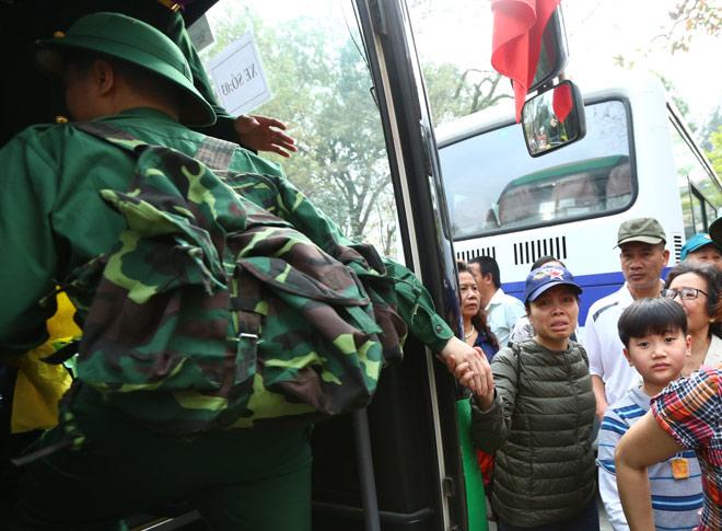 HN: Gần 1.200 thanh niên viết đơn tình nguyện nhập ngũ - 7